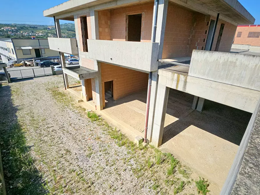 Immagine 7 di Capannone industriale in vendita  in Via del Commercio a Bellante