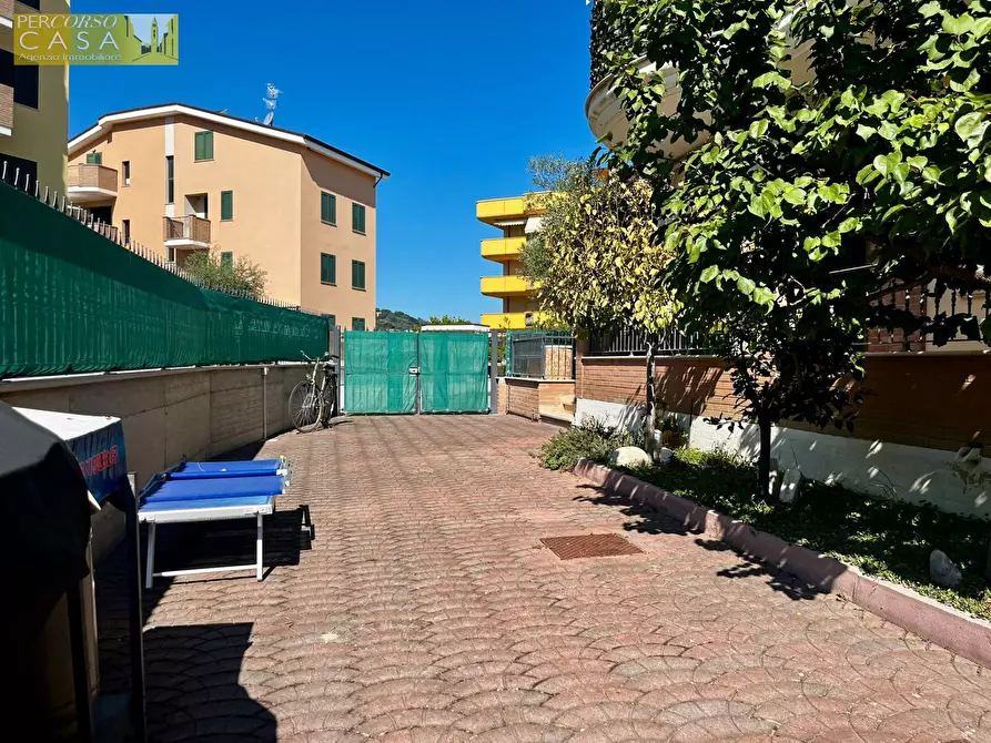 Immagine 7 di Appartamento in vendita  in VIA SPATARO a Tortoreto