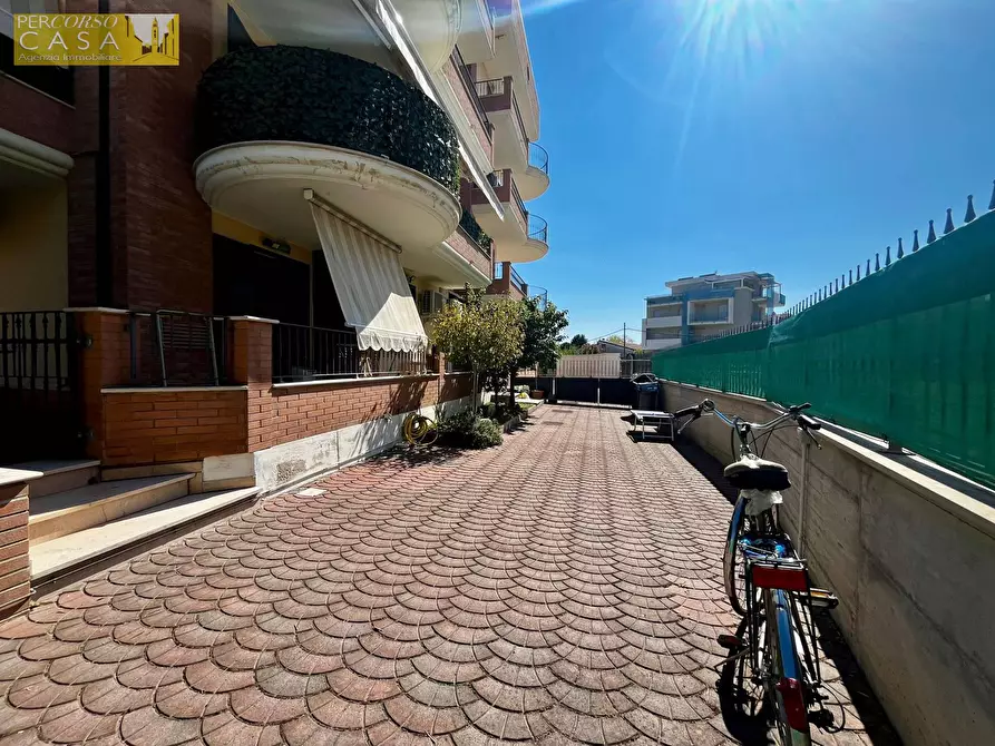 Immagine 15 di Appartamento in vendita  in VIA SPATARO a Tortoreto