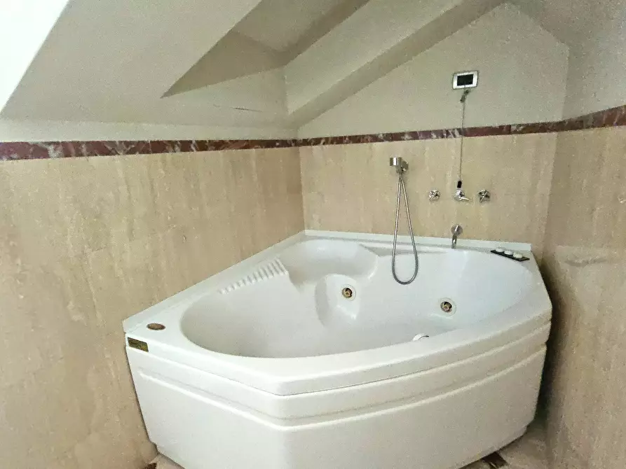 Immagine 14 di Attico in vendita  a Teramo