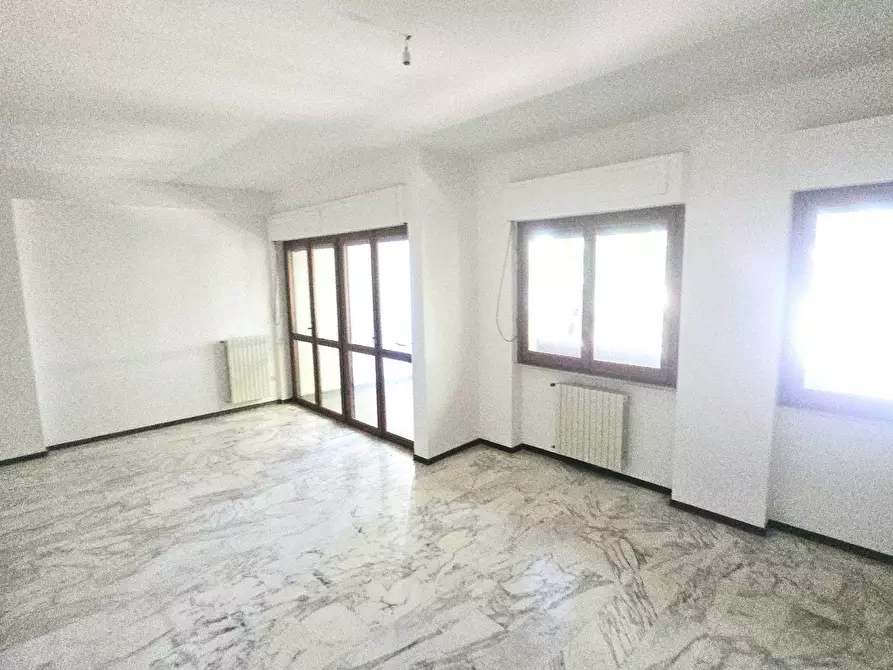 Immagine 2 di Appartamento in vendita  in VIALE CAVOUR a Teramo