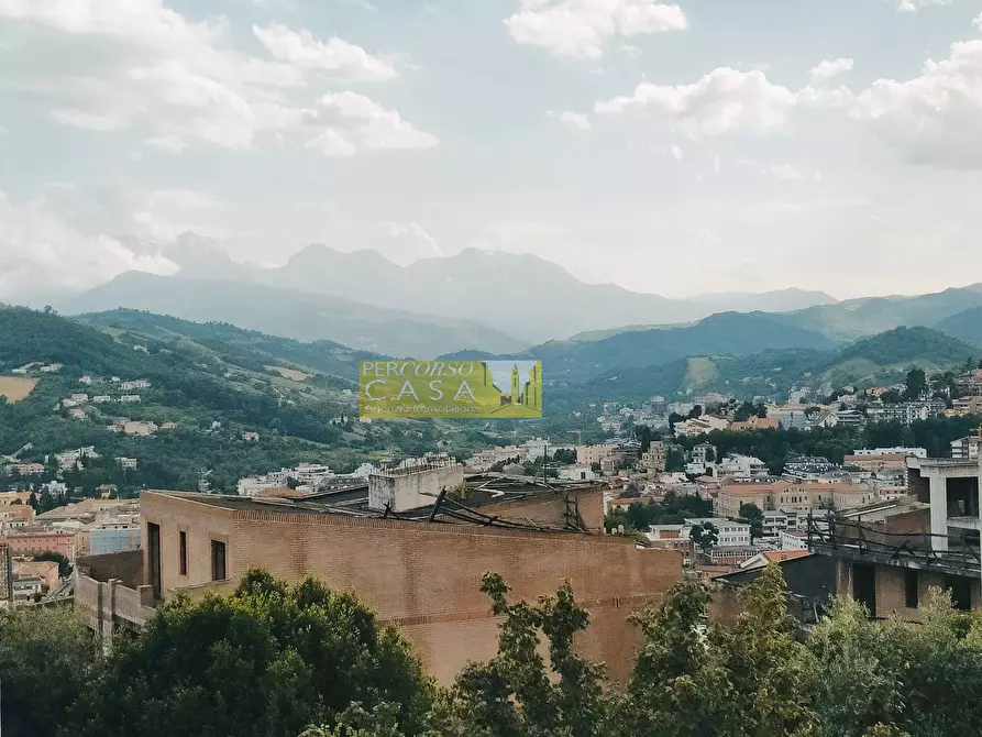 Immagine 5 di Appartamento in vendita  in Via Giuseppe Mancini Sbraccia 16 a Teramo