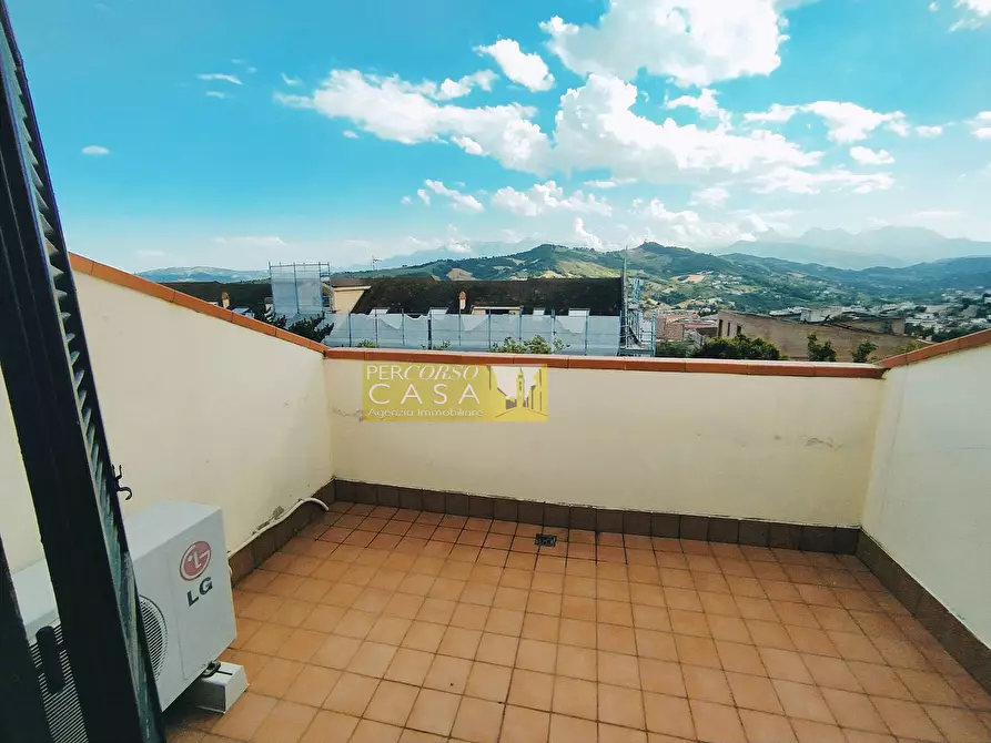 Immagine 4 di Appartamento in vendita  in Via Giuseppe Mancini Sbraccia 16 a Teramo