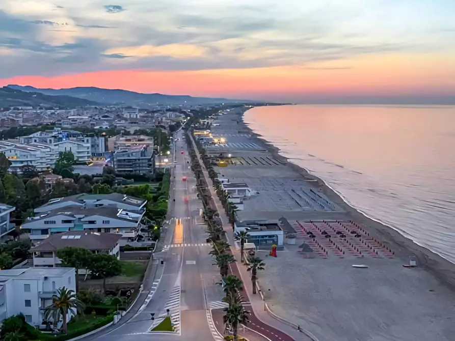 Immagine 1 di Agriturismo in vendita  in LUNGOMARE SIRENA SNC a Tortoreto