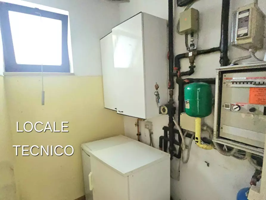 Immagine 23 di Locale commerciale in affitto  in Viale Crucioli a Teramo