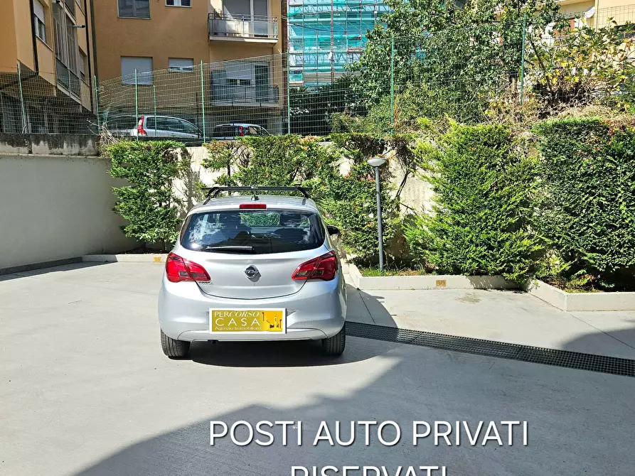 Immagine 24 di Locale commerciale in affitto  in Viale Crucioli a Teramo