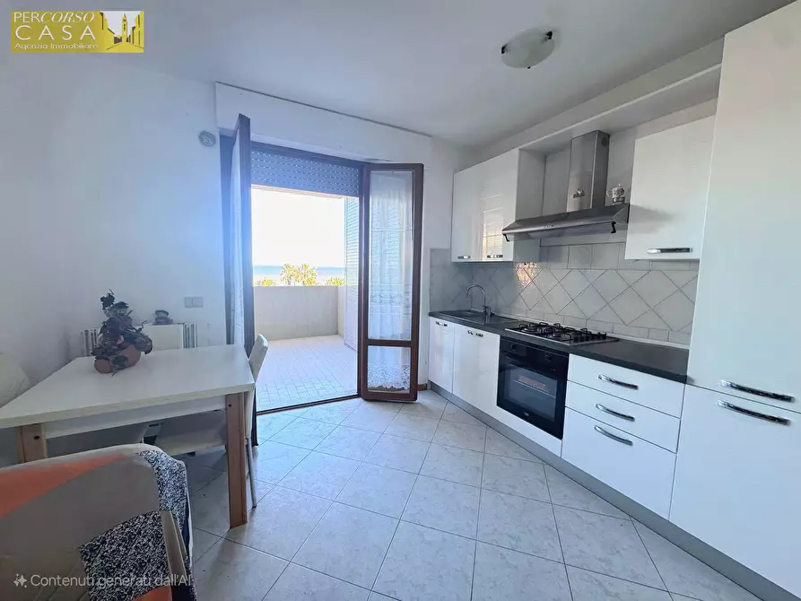 Immagine 2 di Appartamento in vendita  in LUNGOMARE SIRENA - PRIMA FILA - FRONTE MARE a Tortoreto