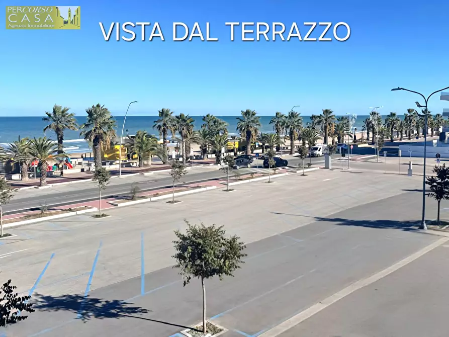 Immagine 5 di Appartamento in vendita  in LUNGOMARE SIRENA - PRIMA FILA - FRONTE MARE a Tortoreto