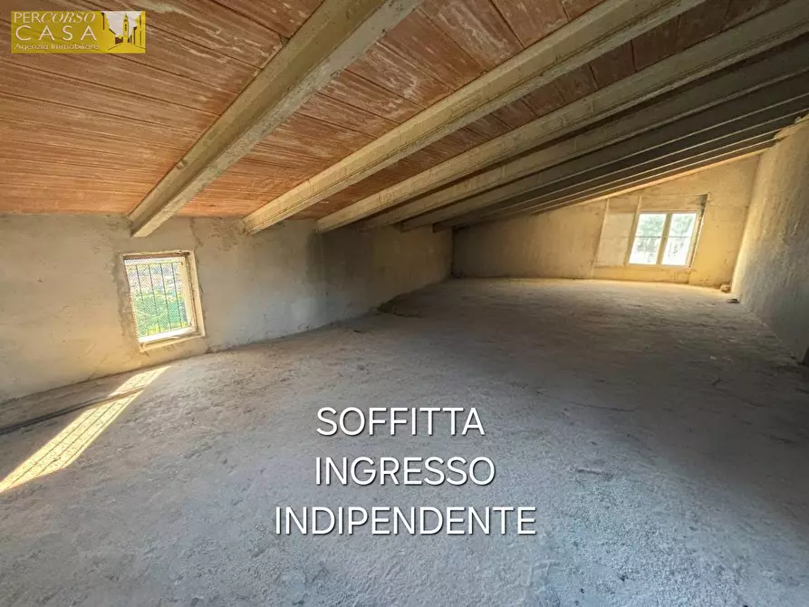 Immagine 13 di Casa semindipendente in vendita  in Alto a Teramo