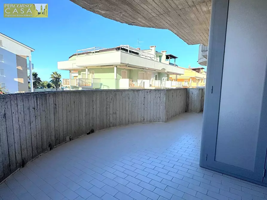 Immagine 14 di Appartamento in vendita  in LUNGOMARE SIRENA - PRIMA FILA FRONTEMARE a Tortoreto