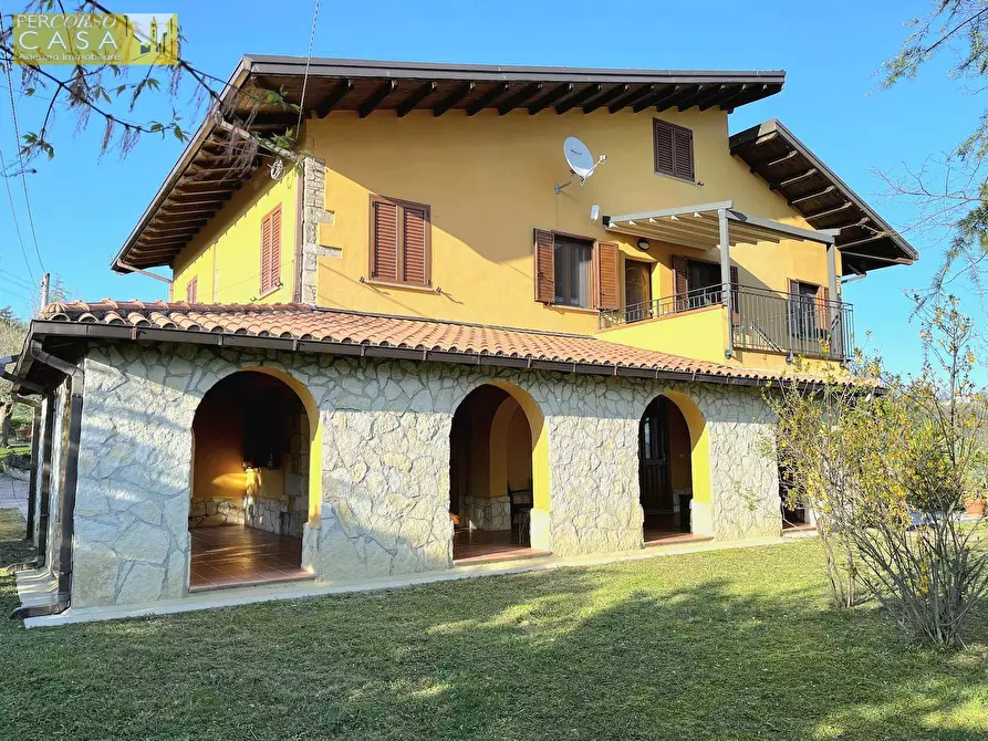 Immagine 1 di Villa in vendita  in Fonte Della Corte a Montorio Al Vomano