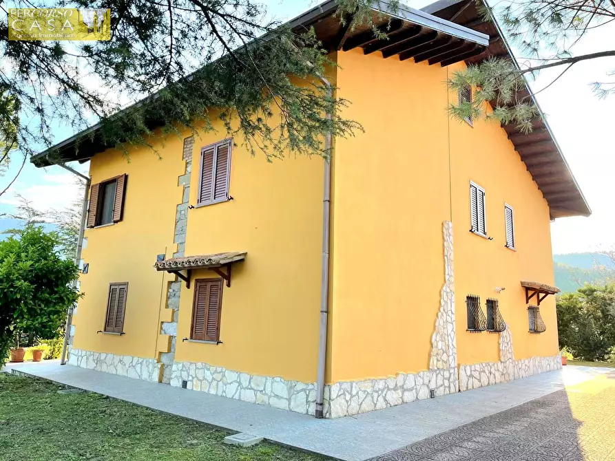 Immagine 3 di Villa in vendita  in Fonte Della Corte a Montorio Al Vomano