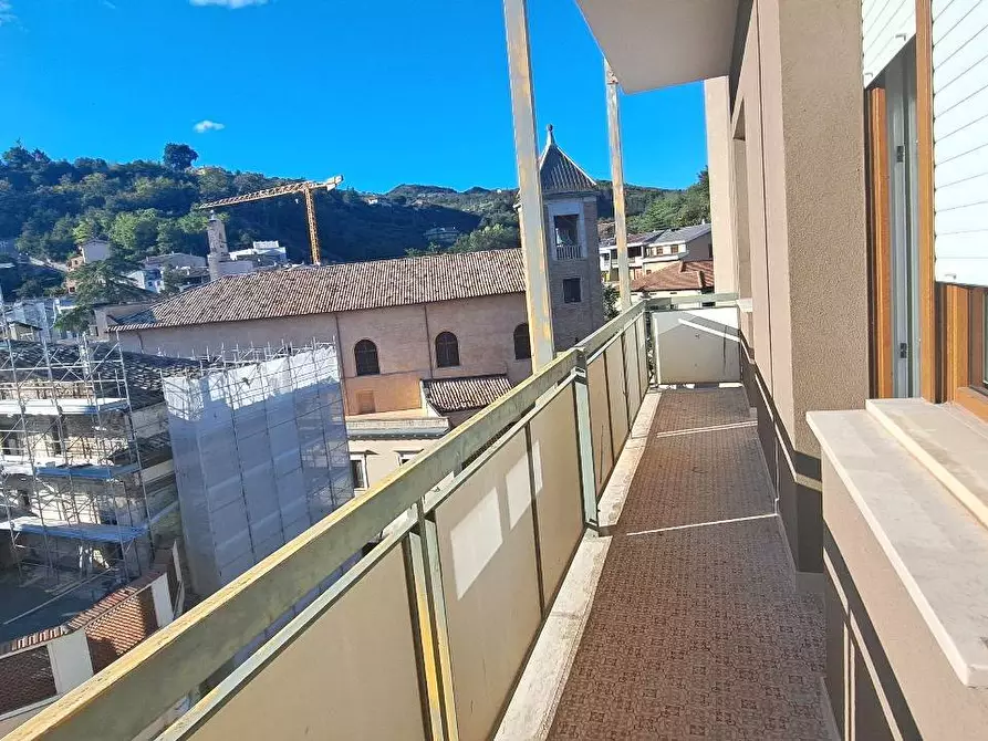 Immagine 16 di Appartamento in vendita  in Largo Rosciano a Montorio Al Vomano