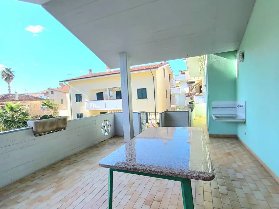 Immagine 6 di Casa semindipendente in vendita  in Via Corsica - 4° fila - 150 mt. dal mare a Tortoreto