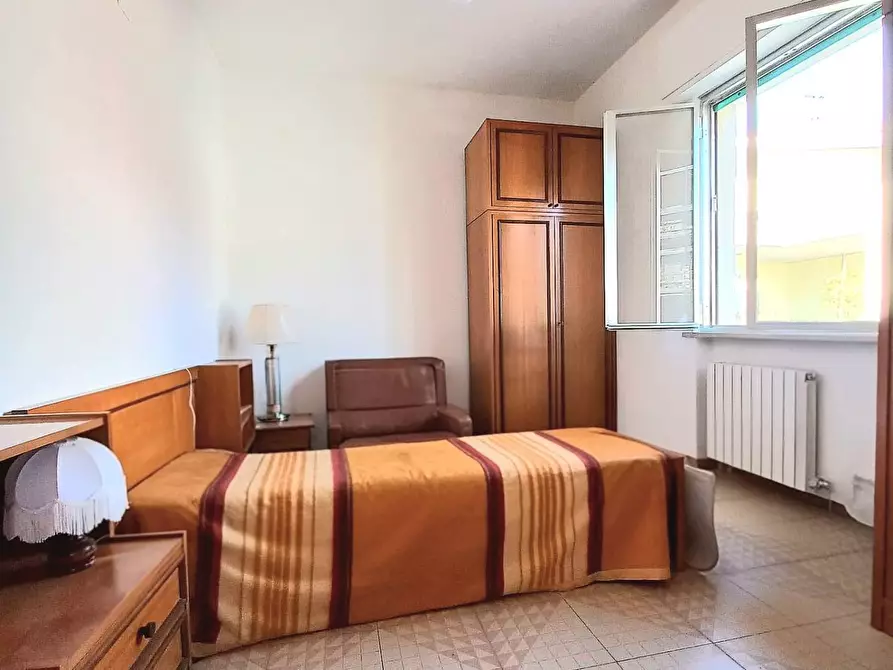 Immagine 12 di Casa semindipendente in vendita  in Via Corsica - 4° fila - 150 mt. dal mare a Tortoreto