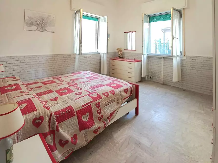 Immagine 13 di Casa semindipendente in vendita  in Via Corsica - 4° fila - 150 mt. dal mare a Tortoreto