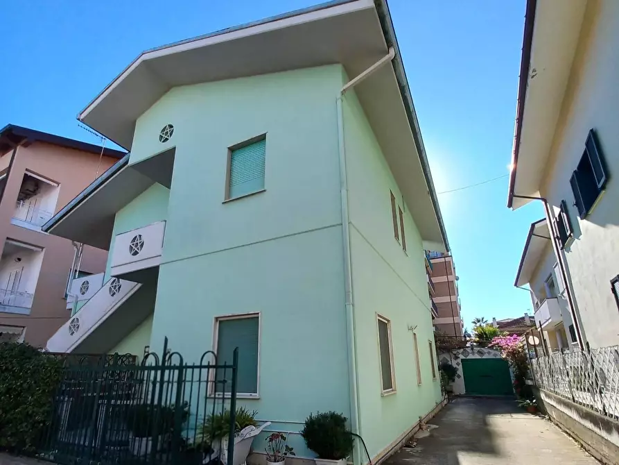 Immagine 20 di Casa semindipendente in vendita  in Via Corsica - 4° fila - 150 mt. dal mare a Tortoreto