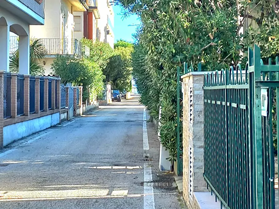 Immagine 22 di Casa semindipendente in vendita  in Via Corsica - 4° fila - 150 mt. dal mare a Tortoreto