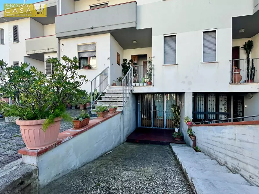 Immagine 18 di Villetta a schiera in vendita  in Via Rossini a Sant'omero