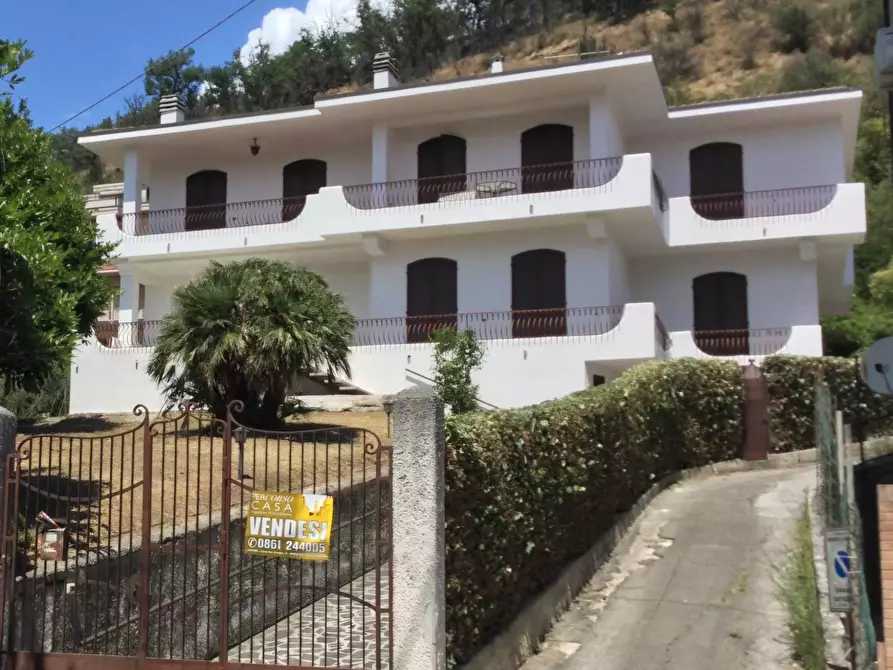 Immagine 1 di Appartamento in vendita  in in villa bifamiliare in Via Duca Degli Abruzzi a Montorio Al Vomano