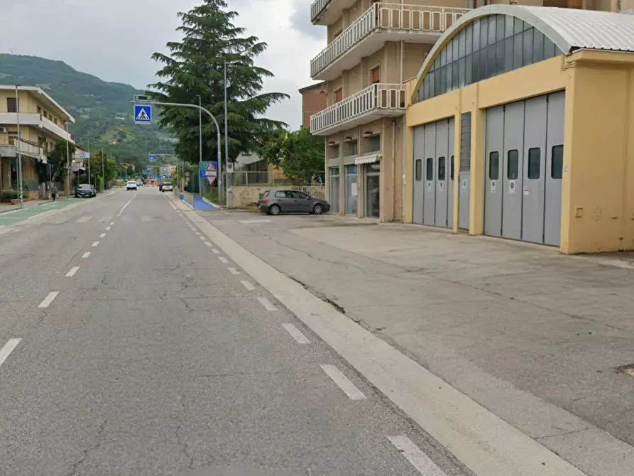 Immagine 7 di Locale commerciale in affitto  in Viale Risorgimento a Montorio Al Vomano