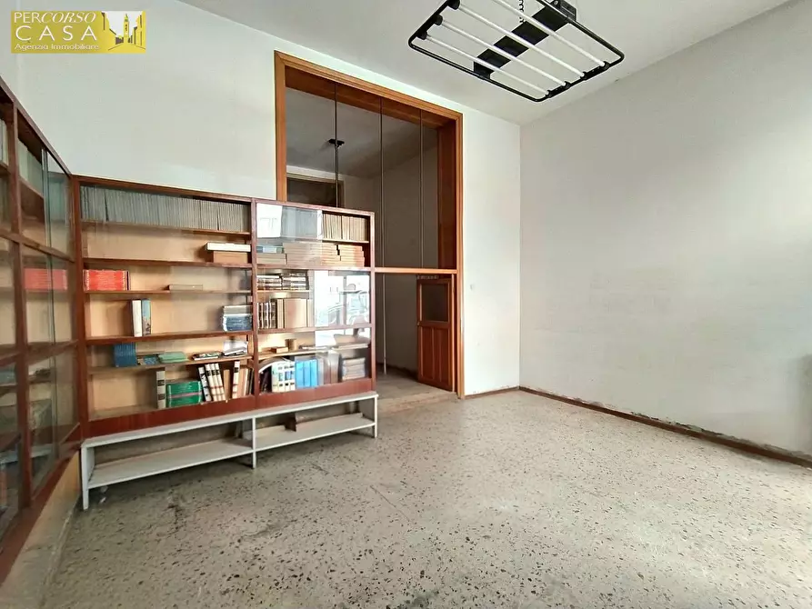 Immagine 3 di Locale commerciale in vendita  in Via Vinciguerra 18 a Teramo