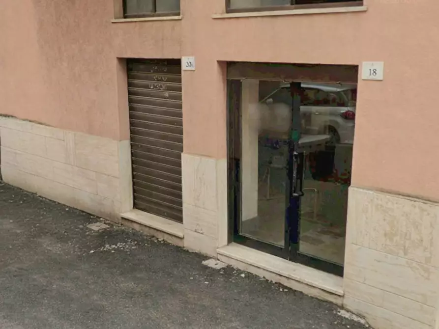 Immagine 7 di Locale commerciale in vendita  in Via Vinciguerra 18 a Teramo