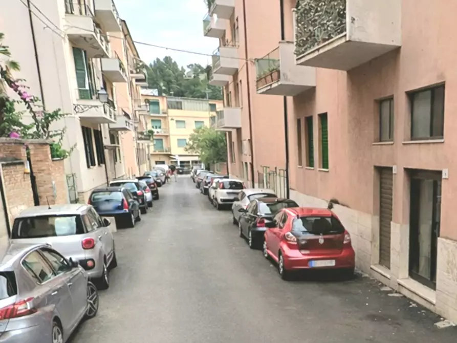 Immagine 6 di Locale commerciale in vendita  in Via Vinciguerra 18 a Teramo