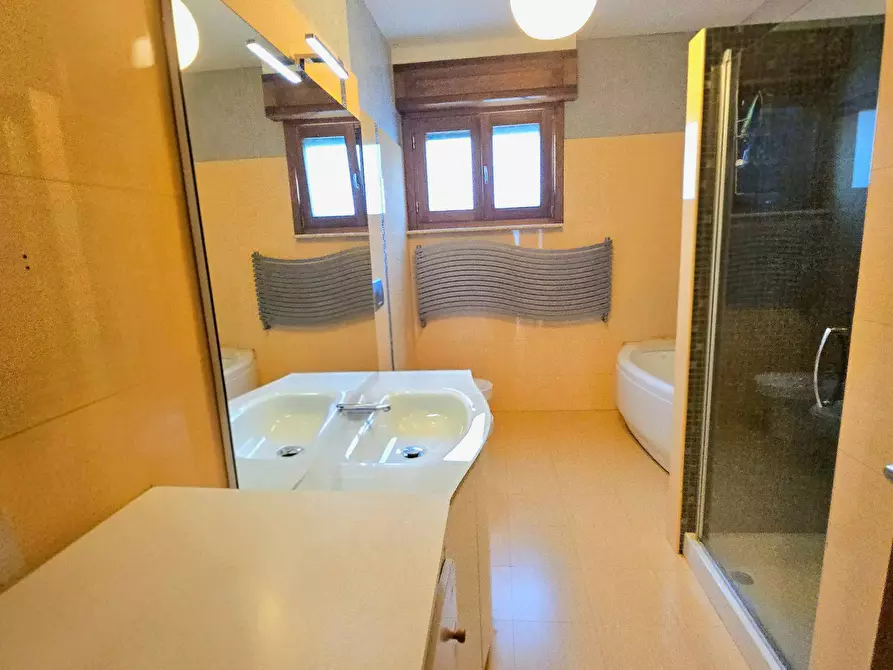 Immagine 11 di Appartamento in vendita  in Via Tirso a Teramo