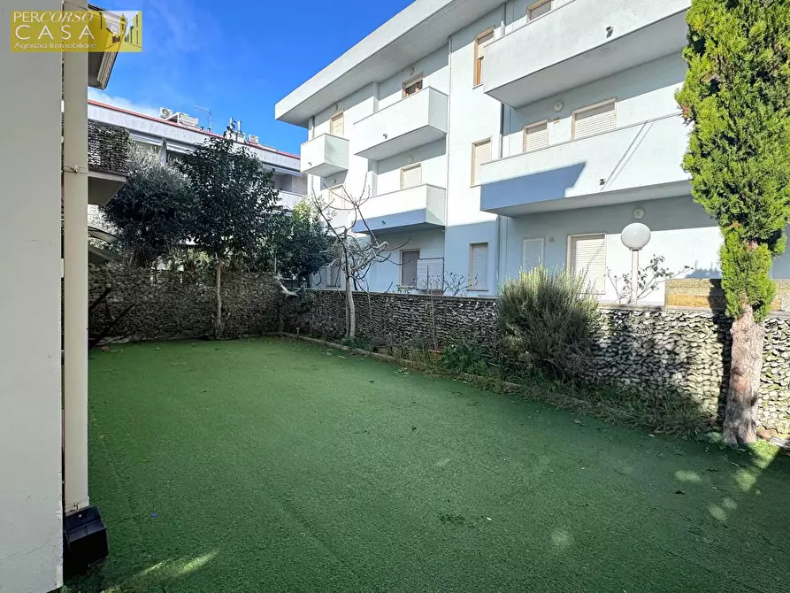 Immagine 3 di Appartamento in vendita  in Via Caprera a Alba Adriatica