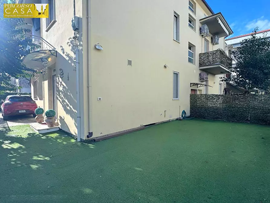 Immagine 4 di Appartamento in vendita  in Via Caprera a Alba Adriatica