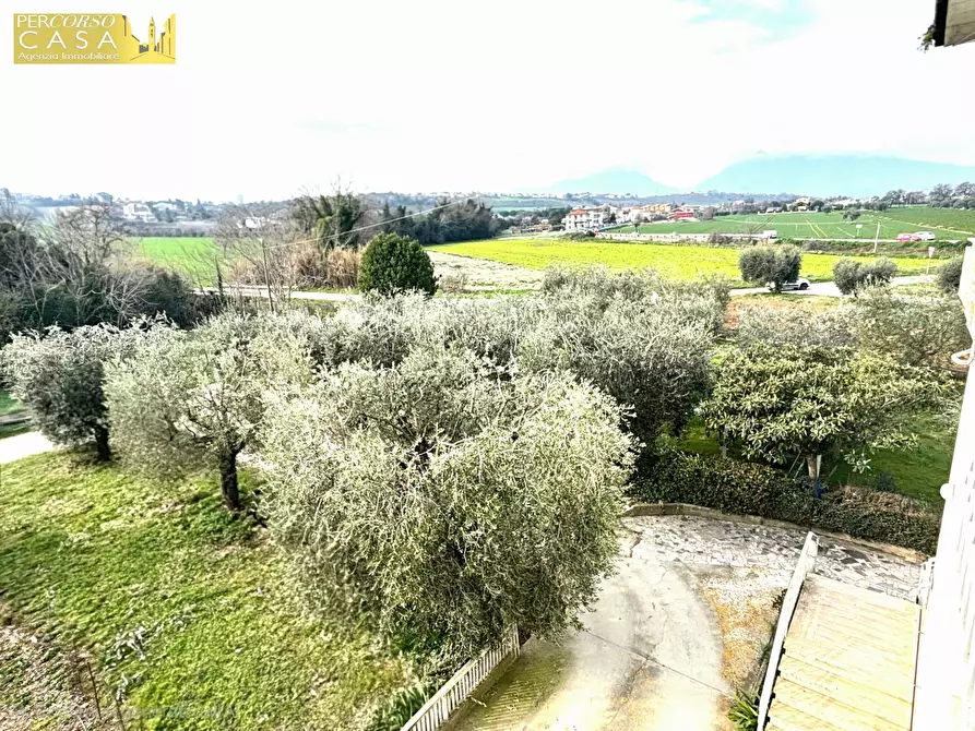 Immagine 26 di Appartamento in vendita  in Via Metella Nuova a Sant'omero