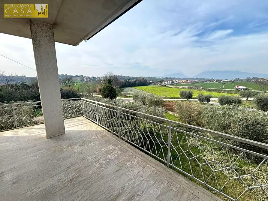 Immagine 5 di Appartamento in vendita  in Via Metella Nuova a Sant'omero