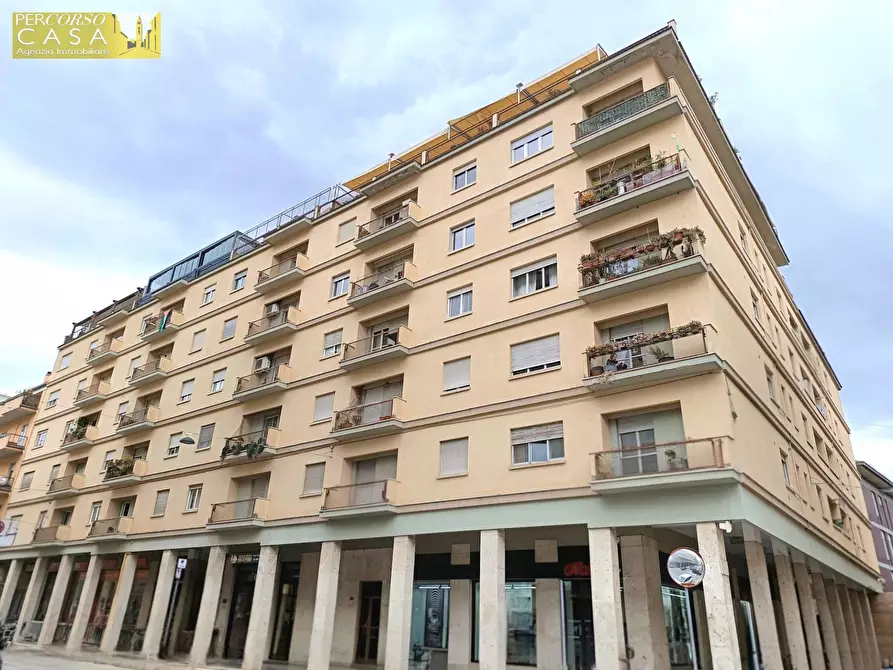 Immagine 1 di Appartamento in vendita  in Via Savini a Teramo