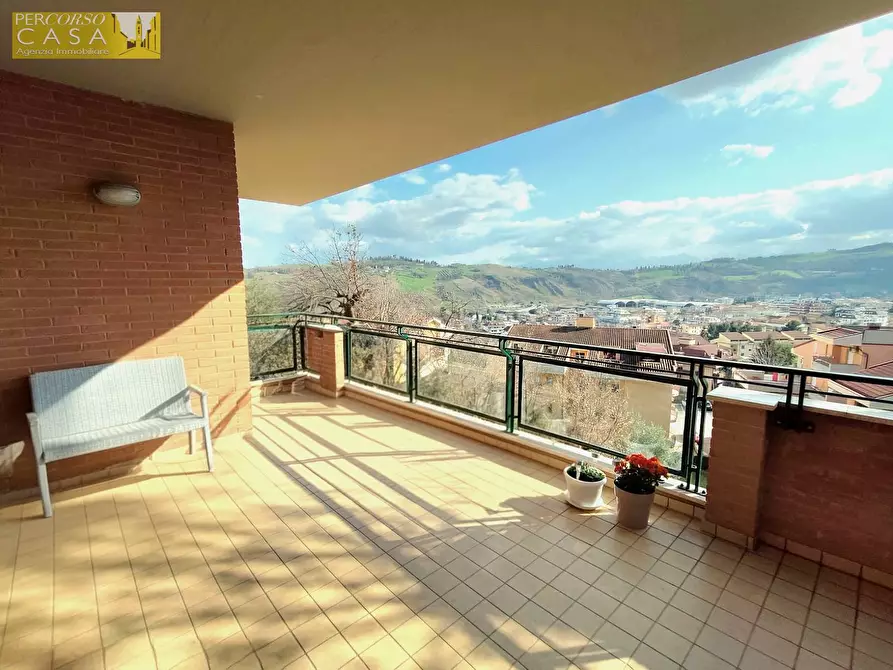 Immagine 8 di Appartamento in vendita  in Via Palatucci - Parco degli Ulivi a Teramo