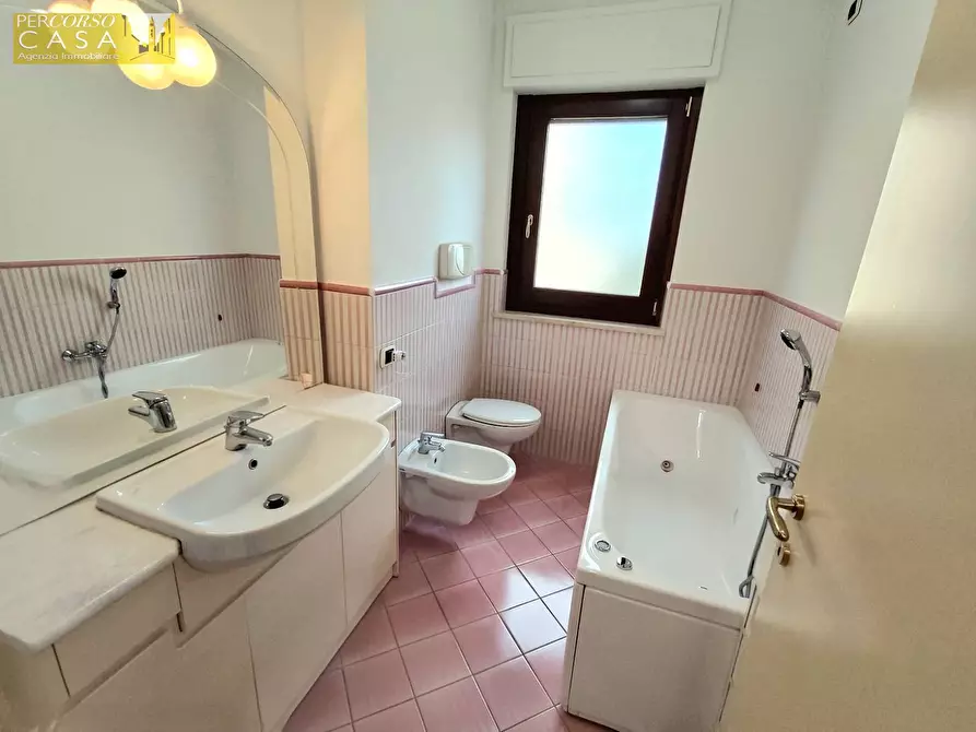 Immagine 12 di Appartamento in vendita  in Via Palatucci - Parco degli Ulivi a Teramo