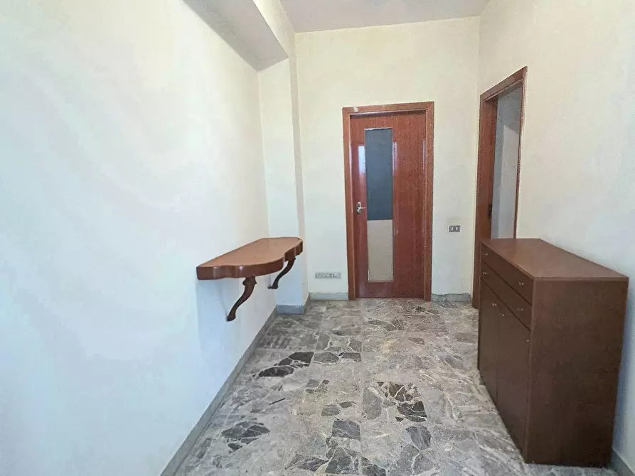 Immagine 2 di Appartamento in vendita  in Viale G. Bovio a Teramo