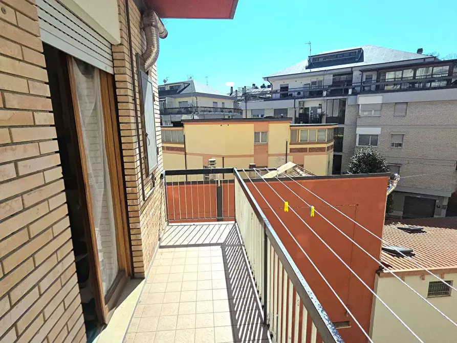 Immagine 14 di Appartamento in vendita  in Viale G. Bovio a Teramo