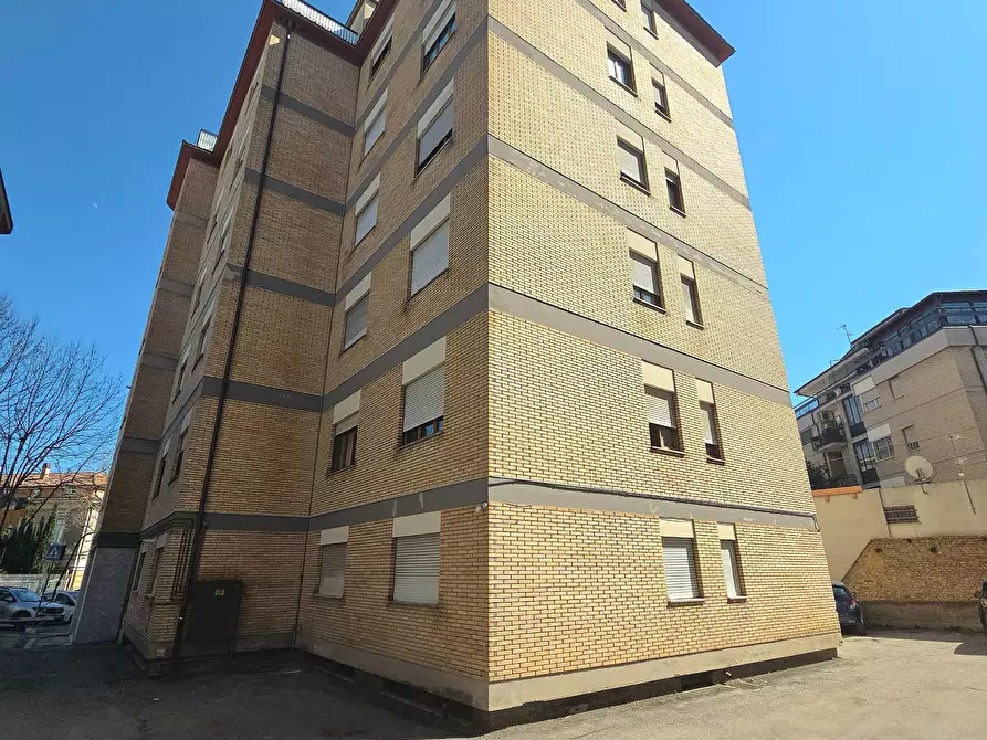 Immagine 13 di Appartamento in vendita  in Viale G. Bovio a Teramo