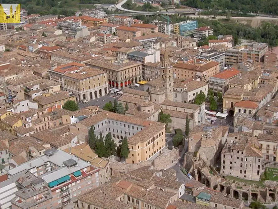 Immagine 6 di Attività commerciale in vendita  in Centro storico a Teramo