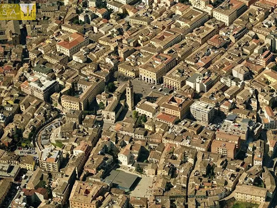 Immagine 3 di Attività commerciale in vendita  in Centro storico a Teramo