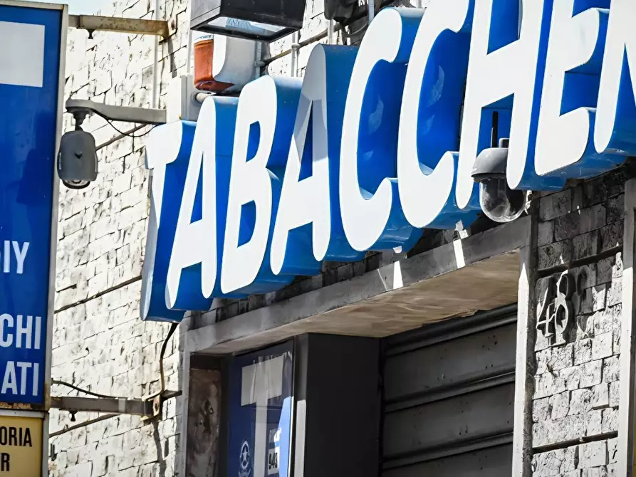 Immagine 9 di Attività commerciale in vendita  in Centro storico a Teramo