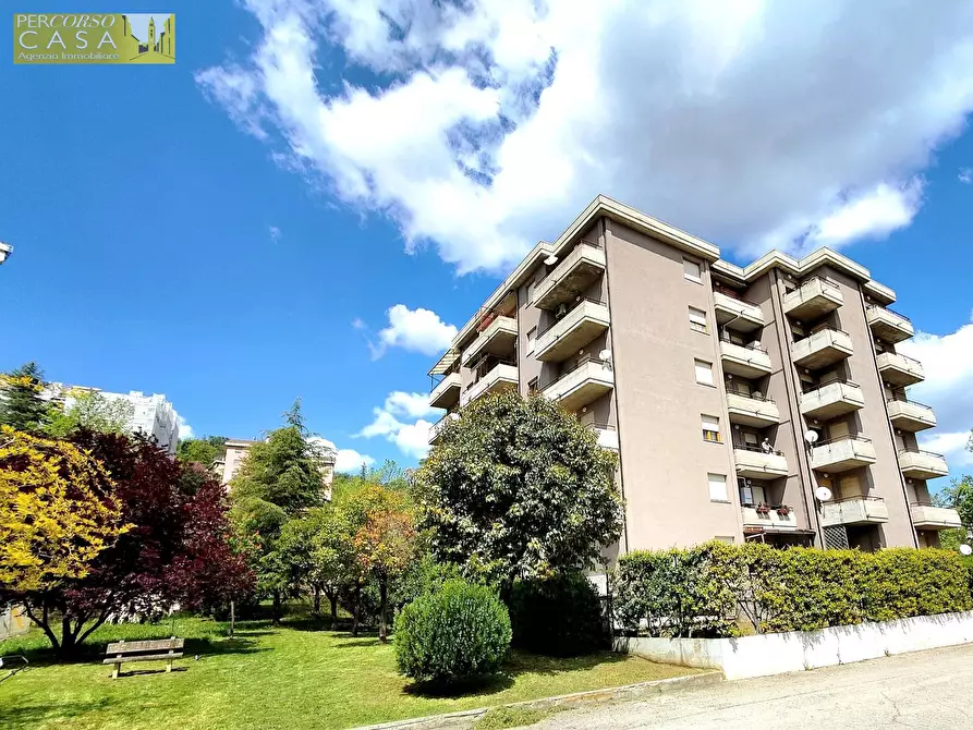 Immagine 1 di Appartamento in vendita  in Via Andrea Bafile a Teramo