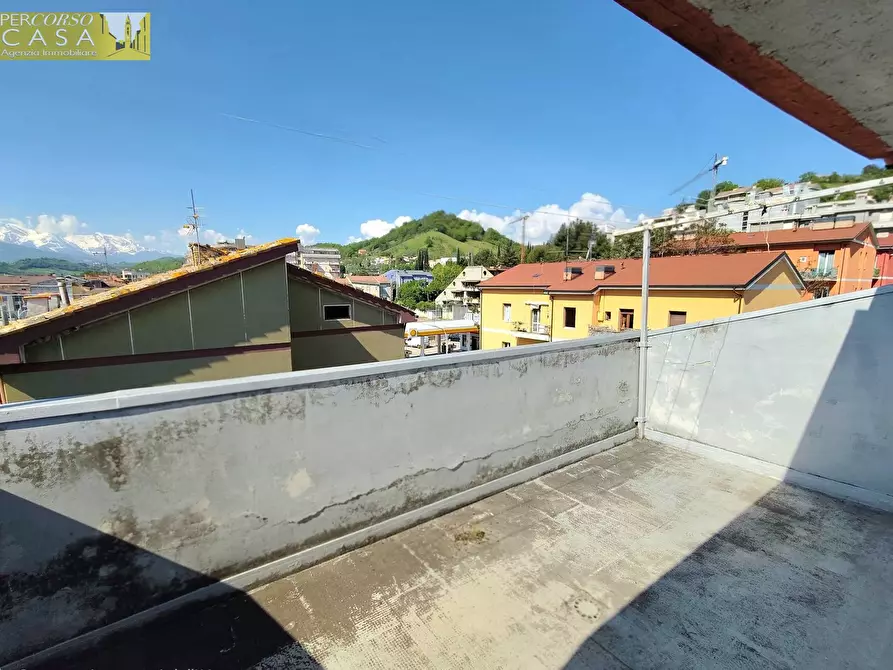 Immagine 19 di Appartamento in vendita  in Via Cona 145 a Teramo