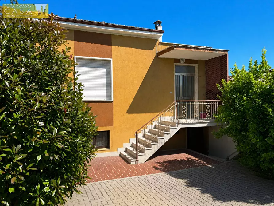 Immagine 3 di Casa indipendente in vendita  in PAESE - VIA AMENDOLA a Giulianova