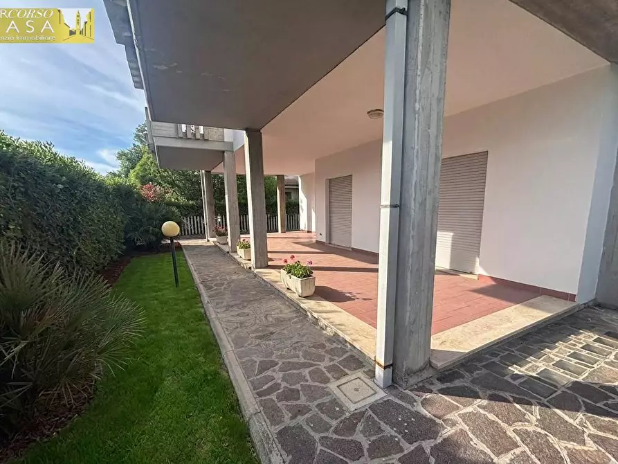 Immagine 5 di Villa in vendita  in Via Amerigo Vespucci a Sant'egidio Alla Vibrata