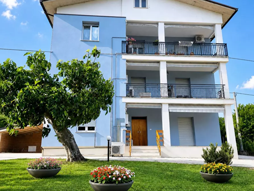 Immagine 1 di Appartamento in vendita  in C.da Colli Di Cerrreto S.S. 150 a Teramo