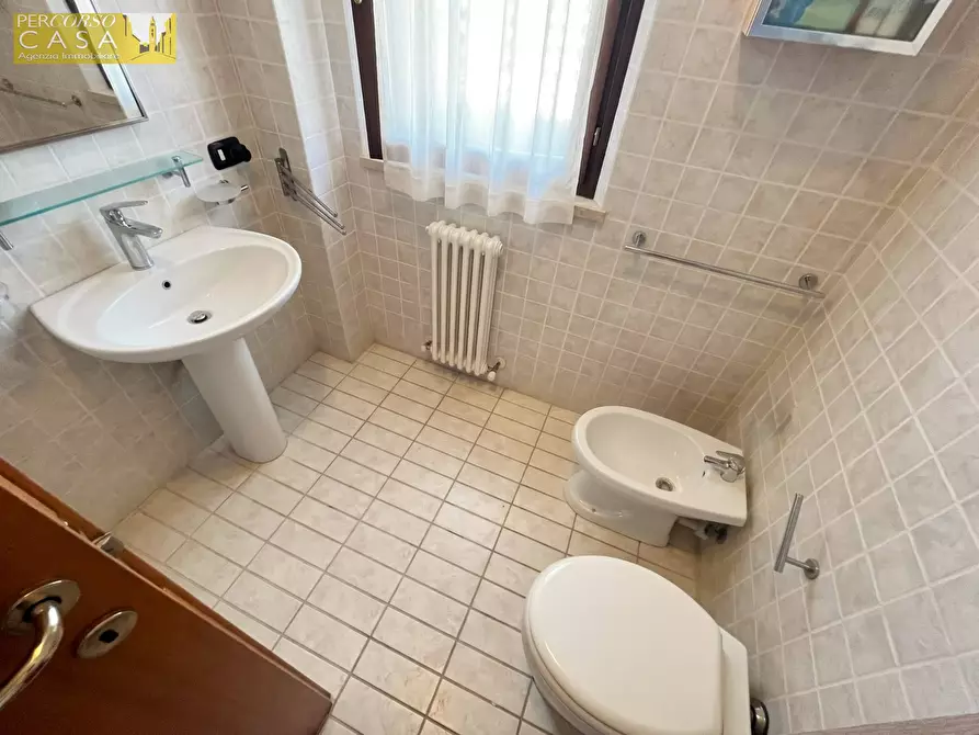 Immagine 9 di Appartamento in vendita  in Via Vascello - Prima collina 2 km dal mare a Tortoreto