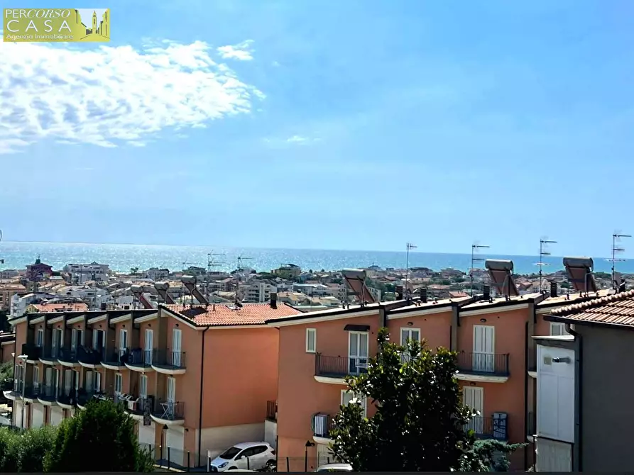 Immagine 15 di Appartamento in vendita  in Via Vascello - Prima collina 2 km dal mare a Tortoreto
