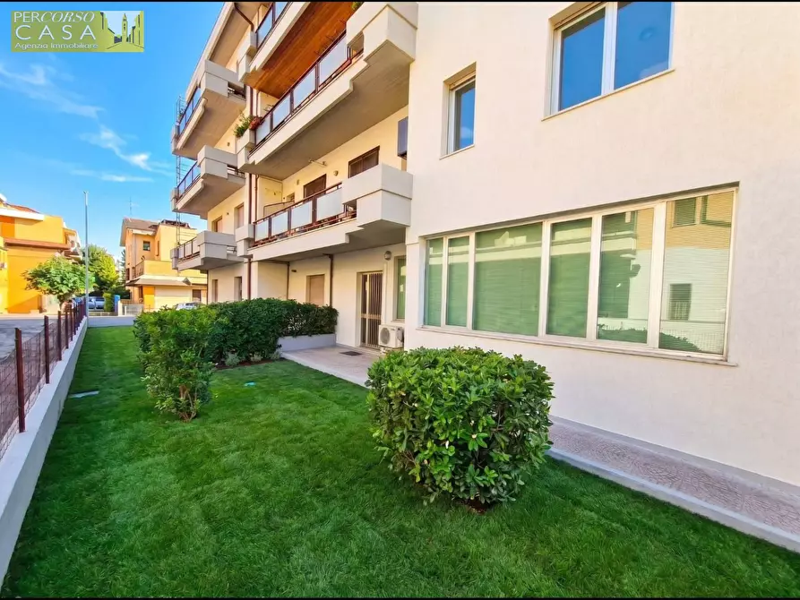 Immagine 2 di Ufficio in vendita  in Via Palombieri Piano Terra - Ingresso indipendente a Teramo